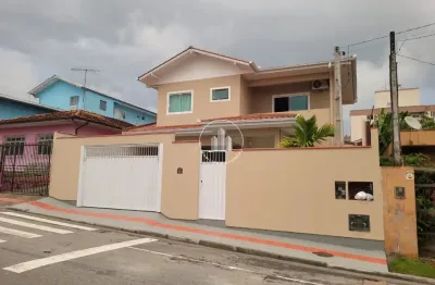 Casa com 4 quartos à venda na Rua Frontino Coelho Pires, 2, Jardim Cidade de Florianópolis, São José