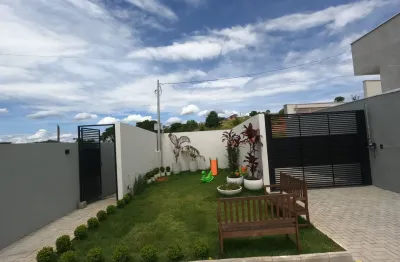 Oportunidade: lindo sobrado em condomínio tranquilo, vem morar