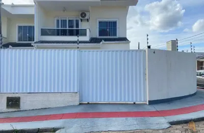 Casa com 2 quartos à venda na rua marcio henrique de souza, 11, forquilhas, são josé por r$ 650.000