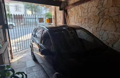 Sobrado em rua tranquila!!! a 150 metros do parque da aclimação!!!