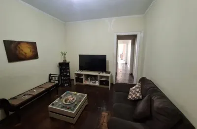 Sobrado em rua tranquila!!! a 150 metros do parque da aclimação!!!