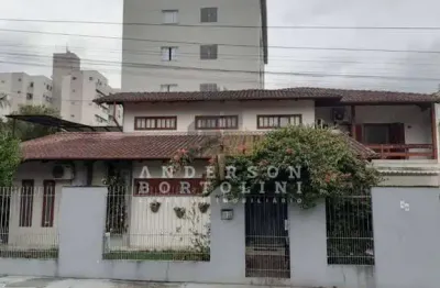 Casa com 6 quartos à venda na Rua Erich Mielke, Centro, Jaraguá do Sul