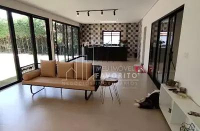 Vende-se casa térrea de 4 quartos com 4 suítes no cond. parque da fazenda