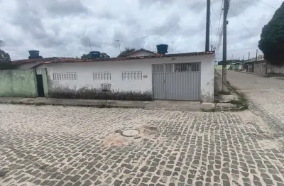 Excelente Casa solta de esquina em Igarassu. USE SEU FGTS e Financie pela caixa.