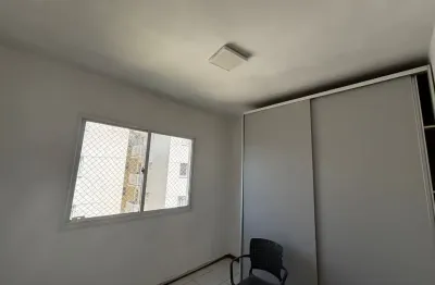 Cond vivendas rio negro, 76m2, com 1 suíte, andar alto, armários e climatizado com 2 vagas
