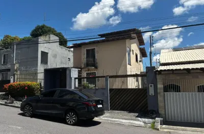 Casa duplex conjunto jardim paulista, aleixo, 180m2, 3 quartos, 1 suíte, sala ampla e 5 vagas