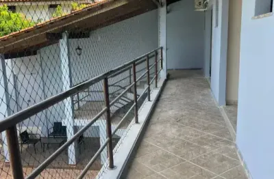 Dom pedro. cond. encontro das aguas. alugo casa com 4 suites, sala para 2 ambientes e 4 vagas.