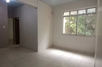 Conjunto jornalistas, em frente a fametro, 2 quartos sendo 1 suíte, 1 vaga