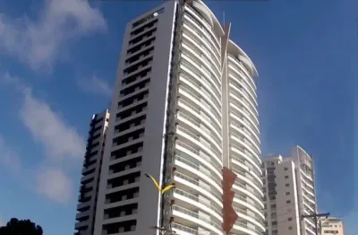 Parque 10,  ed. rubi 160m2,  quartos + 2 suítes, com armários e ar , 2 vagas