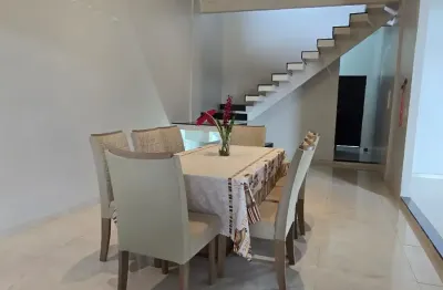 Casa à venda – flores | 430m² |  duplex com 3 suites amplas, sala para 2 ambientes e 2 vagas.