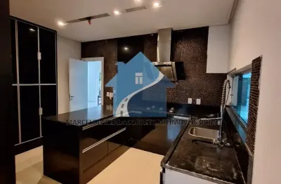 Cond greenwood park, aleixo, com 450m2, 4 qtos sendo 2 suíties, areá goumert, piscina