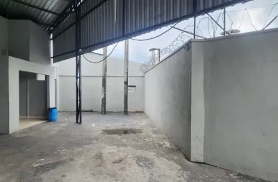 Alugo galpao com 800m2, 4 salas sendo 2 com anexo, pronto para receber carreta. coroado.