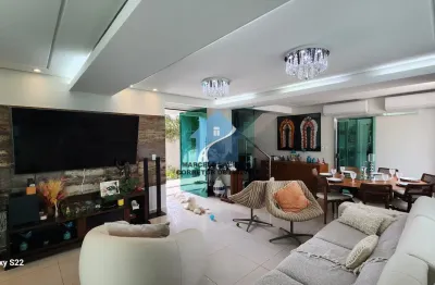 Cond. ponta negra 1. alugo casa com 215m2, 3 suites + escritorio, sala para 2 ambientes e 4 vagas.