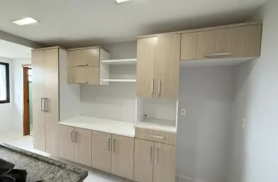 Cond. sollar dos franceses 3 quartos sendo 1 suite e 2 semi suites. andar alto,  r$ 3.700,00