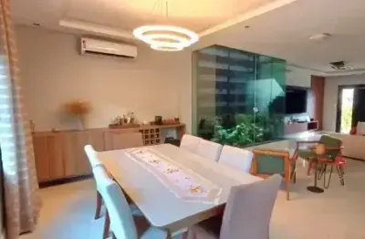 Ponta negra. cond. morada dos passaros, casa duplex com 4 suites, sala para 3 ambientes e 4 vagas.