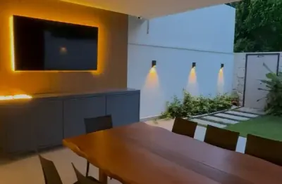 Casa luxuosa na ponta negra, 3 suítes, totalmente mobiliada piscina, churrasqueira