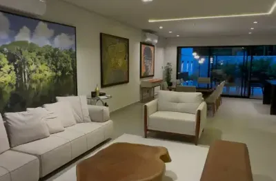 Ponta negra, totalmente mobiliada : 3 suítes, sendo 1 master, piscina e churrasqueira