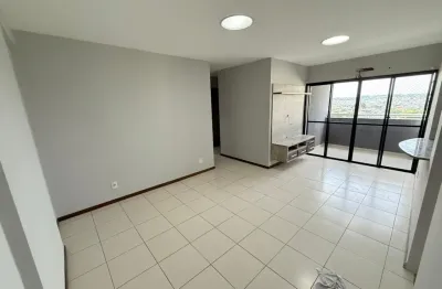 Condomínio sollar dos franceses, andar alto, 1 suíte + 2 semi-suítes, todo com armários e 3 splits