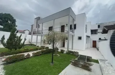Cond. le village blanc, com 4 quartos, sendo 2 suítes, 510m2, piscina, churrasqueira