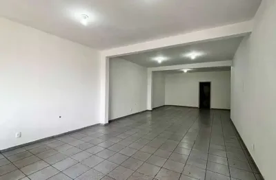 Casa comercial com 5 salas para alugar no Centro, Ponta Grossa 