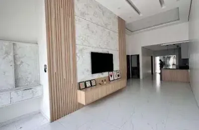 Excelente Casa no Parque 10 – 3 Quartos e Região Valorizada - Manaus/AM