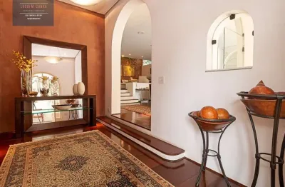 Belíssima casa à venda no jardim guedala (morumbi), 4 suítes e excelente área de lazer.