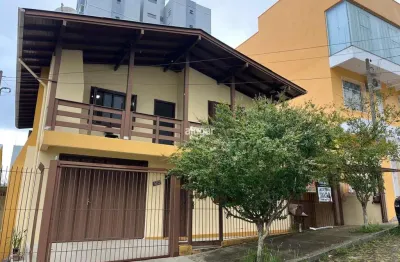 Casa com 3 quartos à venda no Diamantino, Caxias do Sul 