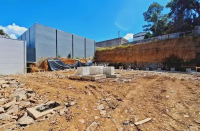 Barracão / Galpão / Depósito para alugar na Rua Claudir Paulo Belenzier, Centenário, Caxias do Sul