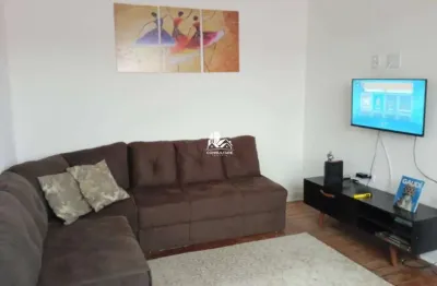 Casa geminada à venda no bairro embaré, santos/sp. com 2 dormitórios, sala ampla, quintal e 1 vaga de garagem. localização estratégica perto de escola