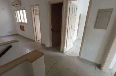 Sala comercial para alugar na Rua Oswaldo Cochrane, Embaré, Santos