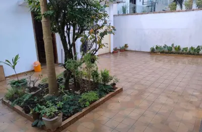 Casa com 4 quartos para alugar na Rua Álvaro Alvim, Embaré, Santos