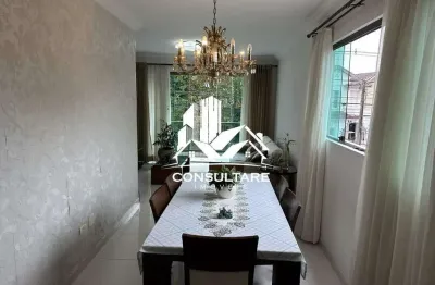 Casa com Piscina e Espaço Gourmet à Venda na Vila Belmiro – 3 Dormitórios (1 Suíte) – 216m² – Aceita Financiamento e Permuta – Santos/SP