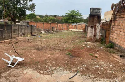 Terreno à venda na Rua Álvares de Azevedo, Carajás, Uberlândia