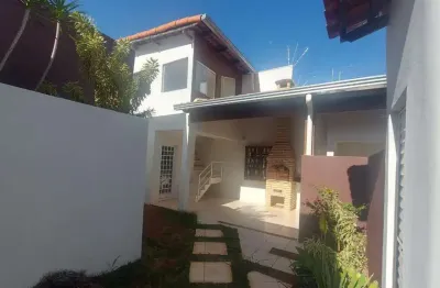 Casa para venda em uberlândia, jardim inconfidencia, 3 dormitórios, 3 suítes, 2 banheiros, 2 vagas