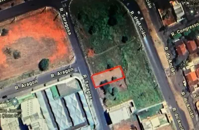 Terreno à venda na Rua Saragosa, Laranjeiras, Uberlândia