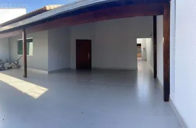 Casa para venda em uberlândia, alto umuarama, 3 dormitórios, 1 suíte, 1 banheiro, 3 vagas