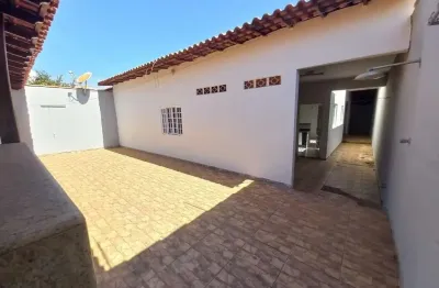 Casa para venda em uberlândia, granada, 3 dormitórios, 1 suíte, 2 banheiros, 2 vagas