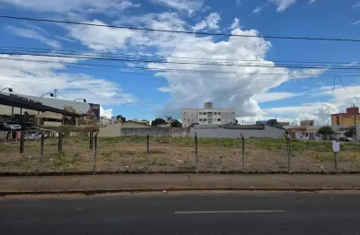 Terreno à venda na Avenida Segismundo Pereira, Santa Mônica, Uberlândia