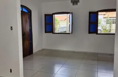 Casa para venda em uberlândia, residencial gramado, 3 dormitórios, 1 suíte, 2 banheiros, 2 vagas