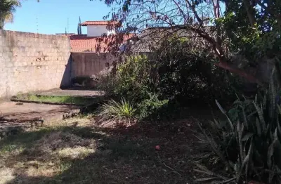 Casa para venda em uberlândia, granada, 2 dormitórios, 1 banheiro, 3 vagas