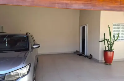 Casa para venda em uberlândia, alto umuarama, 3 dormitórios, 1 suíte, 2 banheiros, 2 vagas