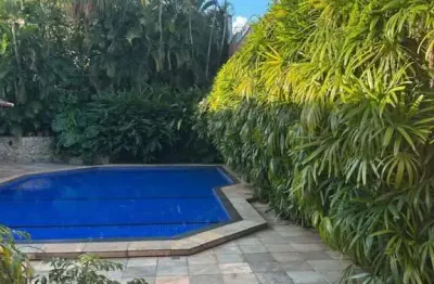 Casa para Venda em Uberlândia, Tabajaras, 4 dormitórios, 4 suítes, 3 banheiros, 6 vagas