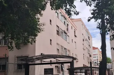 Vende-se excelente apartamento com 2 dorm e estacionamento