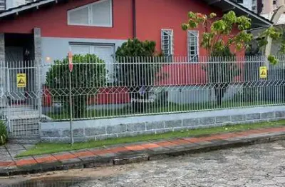 Casa com 3 quartos à venda na Rua Nilo Peçanha, 45, Michel, Criciúma