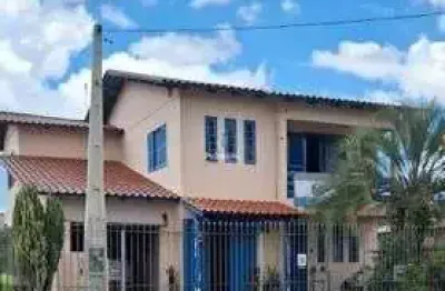 Casa de 4 quartos, sendo 1 suíte, 1 garagem, churrasqueira