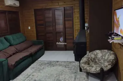 Casa mista a venda na primeira linha com 3 quartos sendo 1 suíte