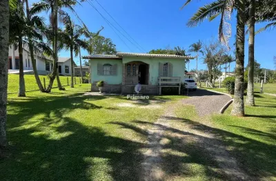 Sitio para a venda com 3 quartos 2 vagas de garagem próximo ao centro