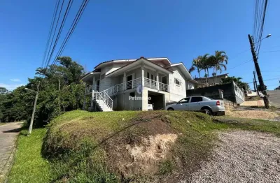 Casa a venda com 3 quartos 1 suíte 2 garagem  rio maina criciuma