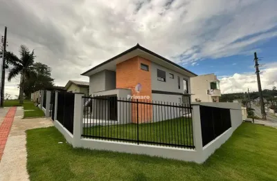 Casa nova à venda com 3 suítes, piscina e acabamento moderno no bairro floresta