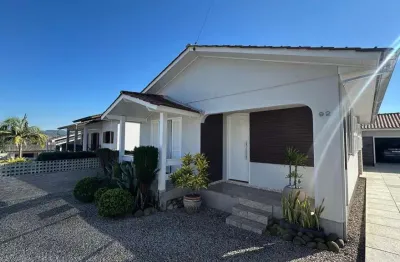 Casa com 3 quartos à venda na Rua Imigrante Stefano Uggioni, 92, Rio Maina, Criciúma